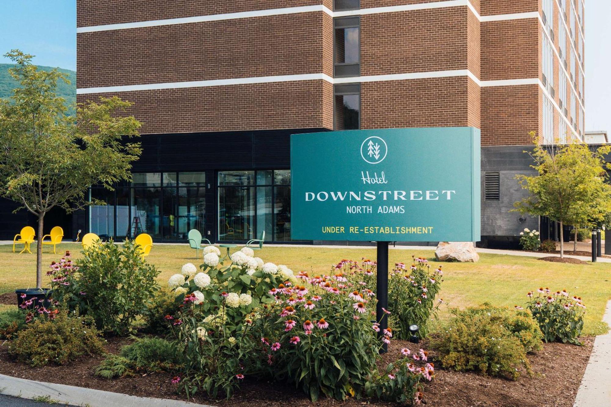 Hotel Downstreet, Ascend Hotel Collection North Adams Exteriör bild